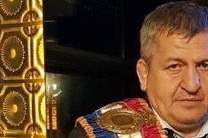 Отца Хабиба Нурмагомедова похоронили после смерти от коронавируса (видео)