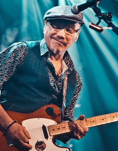 Гитарист группы «Чайф» заразился коронавирусом (видео)