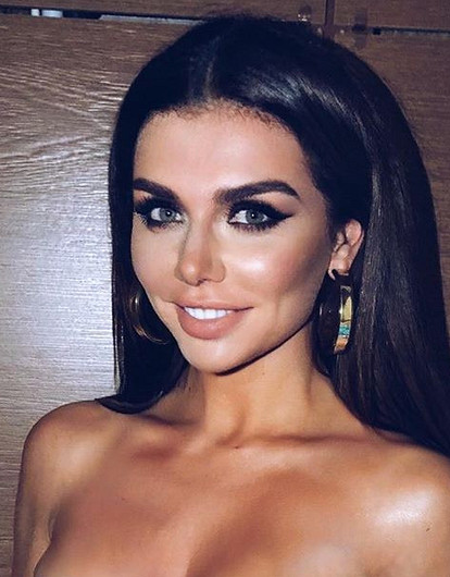 Анна Седокова улетела с возлюбленным и маленьким сыном в США