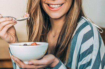 Узнали у нутрициолога: в чем польза и вред льняной каши и как правильно ее принимать