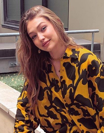 Джиджи Хадид показала поцелуй с отцом ее будущего ребенка Зейном Маликом