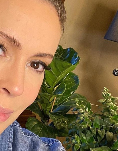 Актриса Алиcса Милано начала лысеть из-за коронавируса (видео)