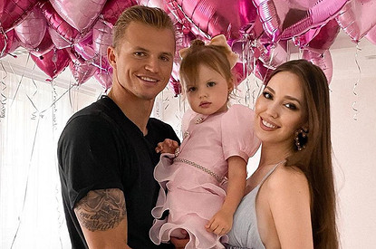 Дмитрий Тарасов подарил двухлетней дочери собаку (мимими видео)