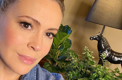 Актриса Алиcса Милано начала лысеть из-за коронавируса (видео)