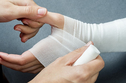 Не дави на меня! Как правильно наложить повязку на рану