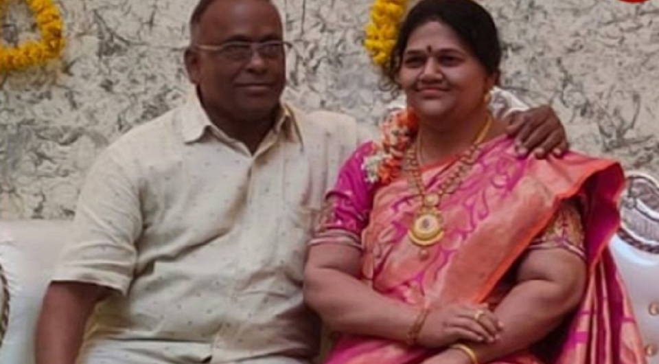 Индийский бизнесмен построил дом для восковой копии погибшей жены (вот это любовь)