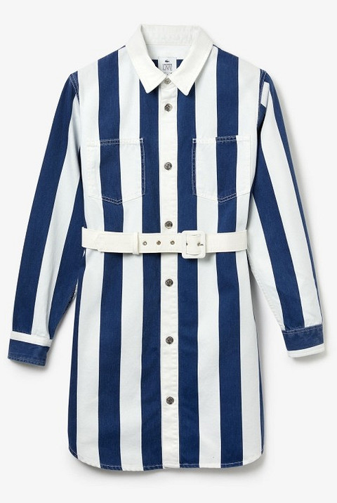 Платье-рубашка Lacoste из денима — это не только стильная, но и многофункциональная вещь. Его можно носить самостоятельно, сочетать с брюками и джинсами, надевать как легкую куртку....