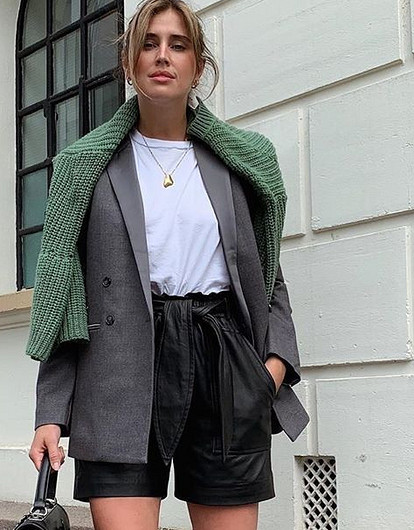 7 вещей, которые можно купить летом, а носить осенью