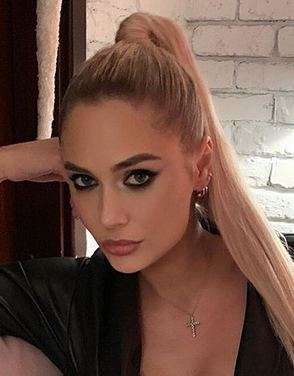 «Без фильтров»: Наталья Рудова показала важные для нее архивные снимки