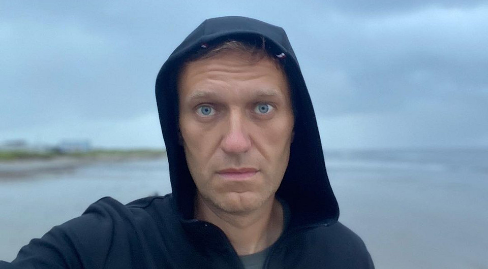 Алексея Навального экстренно госпитализировали и подключили к аппарату ИВЛ