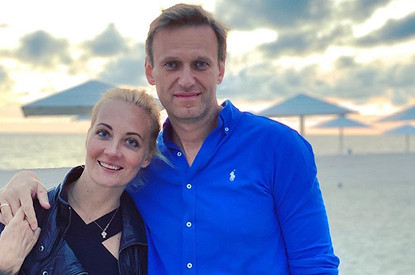 Жена Алексея Навального заявила, что ее мужа насильно удерживают в больнице (видео)