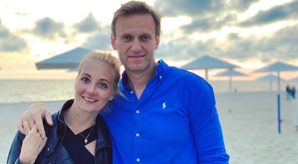Жена Алексея Навального заявила, что ее мужа насильно удерживают в больнице (видео)