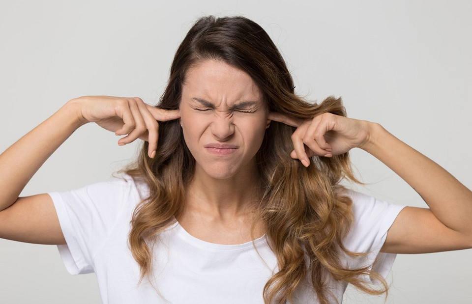 Шум в ушах: 5 главных причин по психосоматике