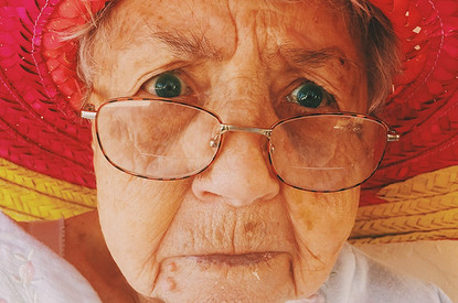 Слова, которые неизбежно выдают стареющую женщину