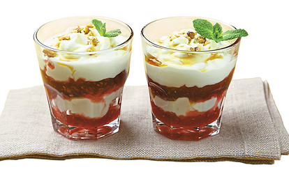 Десерт с малиной