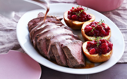Ростбиф с запеченными яблоками