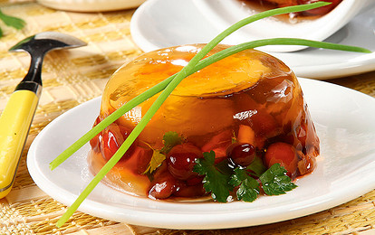 Заливное из грибов с яйцом