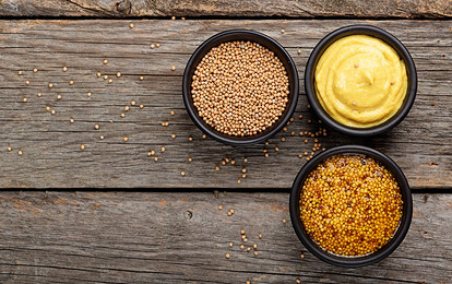 С лимоном, йогуртом и красным перцем: 9 рецептов вкусных заправок с горчицей для салата