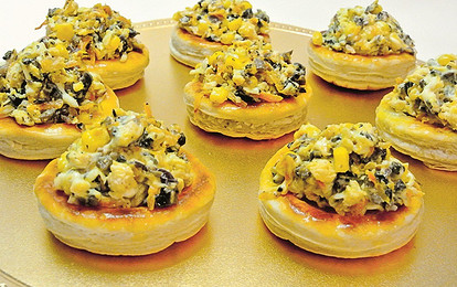 Волованы с салатом