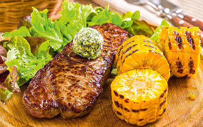 Стейки с пряным маслом