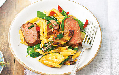 Теплый салат с пастой