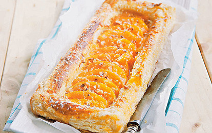 Пирог с персиками