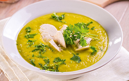 Суп с курицей и авокадо