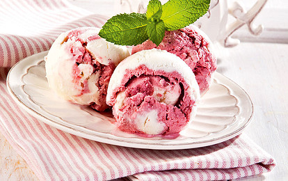 Домашнее вишневое мороженое