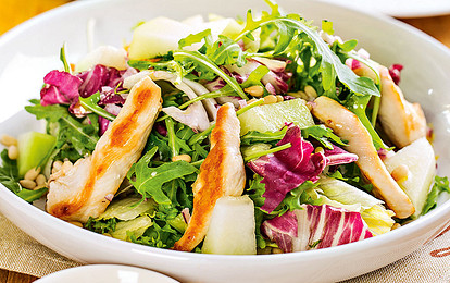 Салат из курицы с дыней