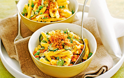 Паста с цукини, горошком и брокколи