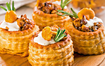 Волованы с курицей и лисичками