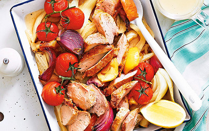 Свинина по-китайски с пломидорами и яблоками