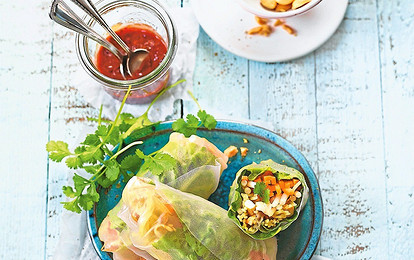 Если не хочешь идти в магазин – легкий рецепт роллов на обед