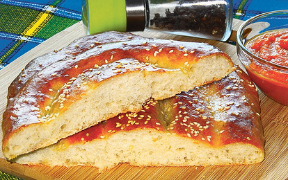 Вместо хлеба: рецепт матнакаш с кунжутом