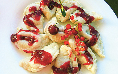 Вареники с вишней на пару