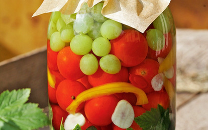 Помидоры с виноградом