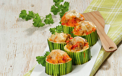 Кабачки с грибами и морковью