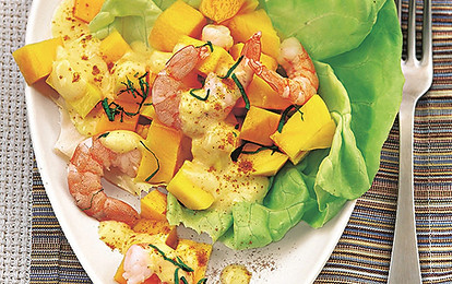 Салат с манго и креветками