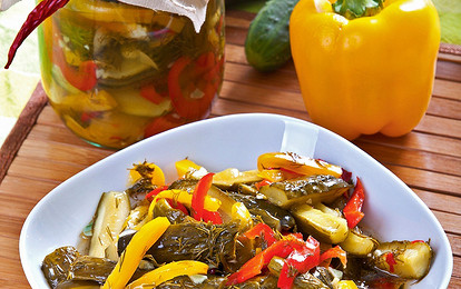 Салат из огурцов и сладкого перца