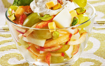 Салат из дыни с сыром