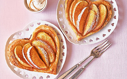 Полезная выпечка: рецепт яблок в тесте