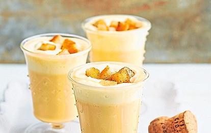 И немедленно выпил: рецепт супа с шампанским (мы не шутим)