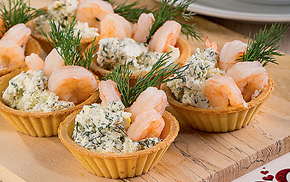 Вкусные праздничные закуски: 4 красивых рецепта