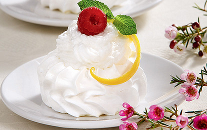 Меренги с фруктами