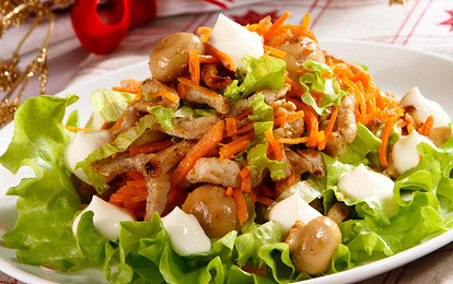 12 салатов для новогоднего стола: лучшие и необычные рецепты