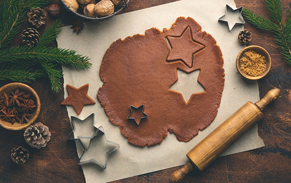 Штрудель, медовые тосты и бисквитный рулет: что быстро испечь к чаю