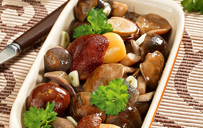 Соленые грибы с чеcноком