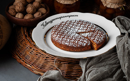 Рецепт от шефа: постный пирог с медом и грецким орехом
