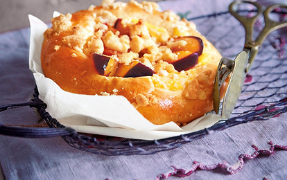 Ватрушки со сливами