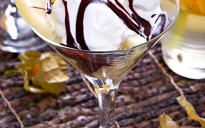 Мороженое с ананасами